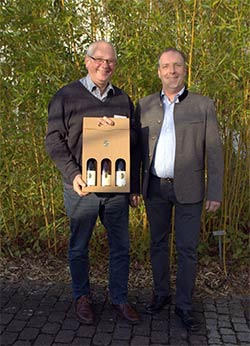 Michael Moll (r.) dankte Eckehard Pöppel (l.) für seinen umfassenden Einsatz als Stellvertretender Vorsitzender.